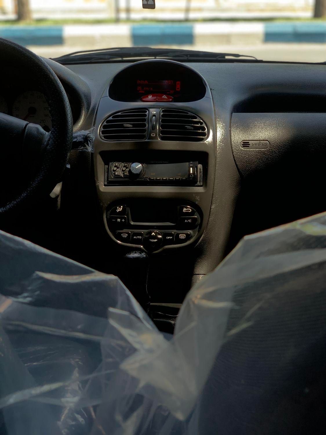 پژو ۲۰۶ صندوق دار v8 - 1396