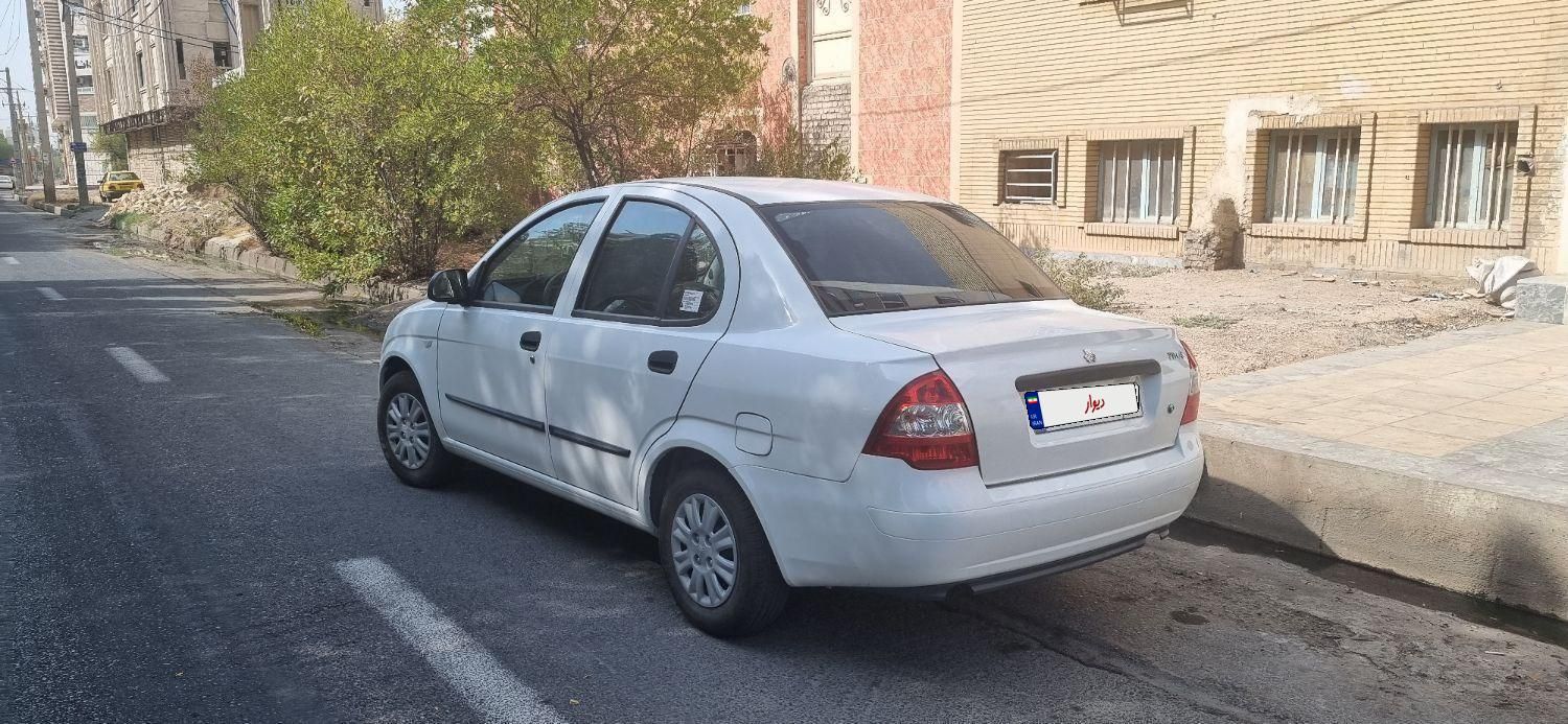تیبا صندوق دار SX - 1400