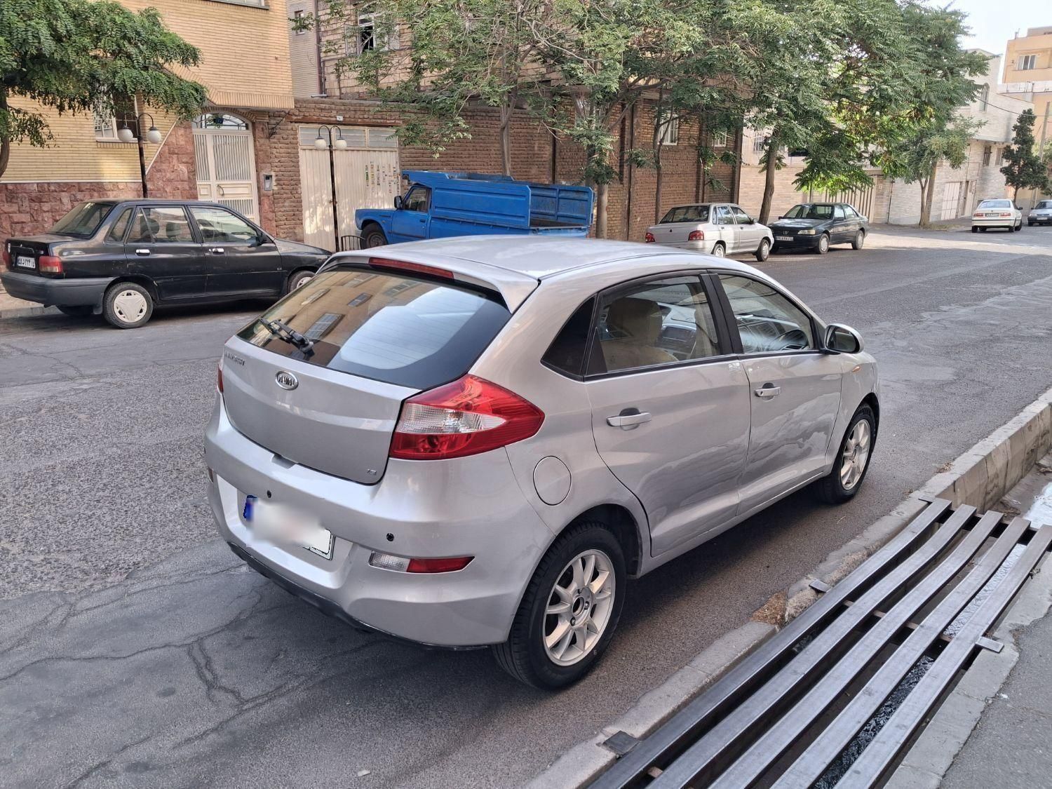 ام وی ام 315 هاچ بک ساده دنده ای - 1392