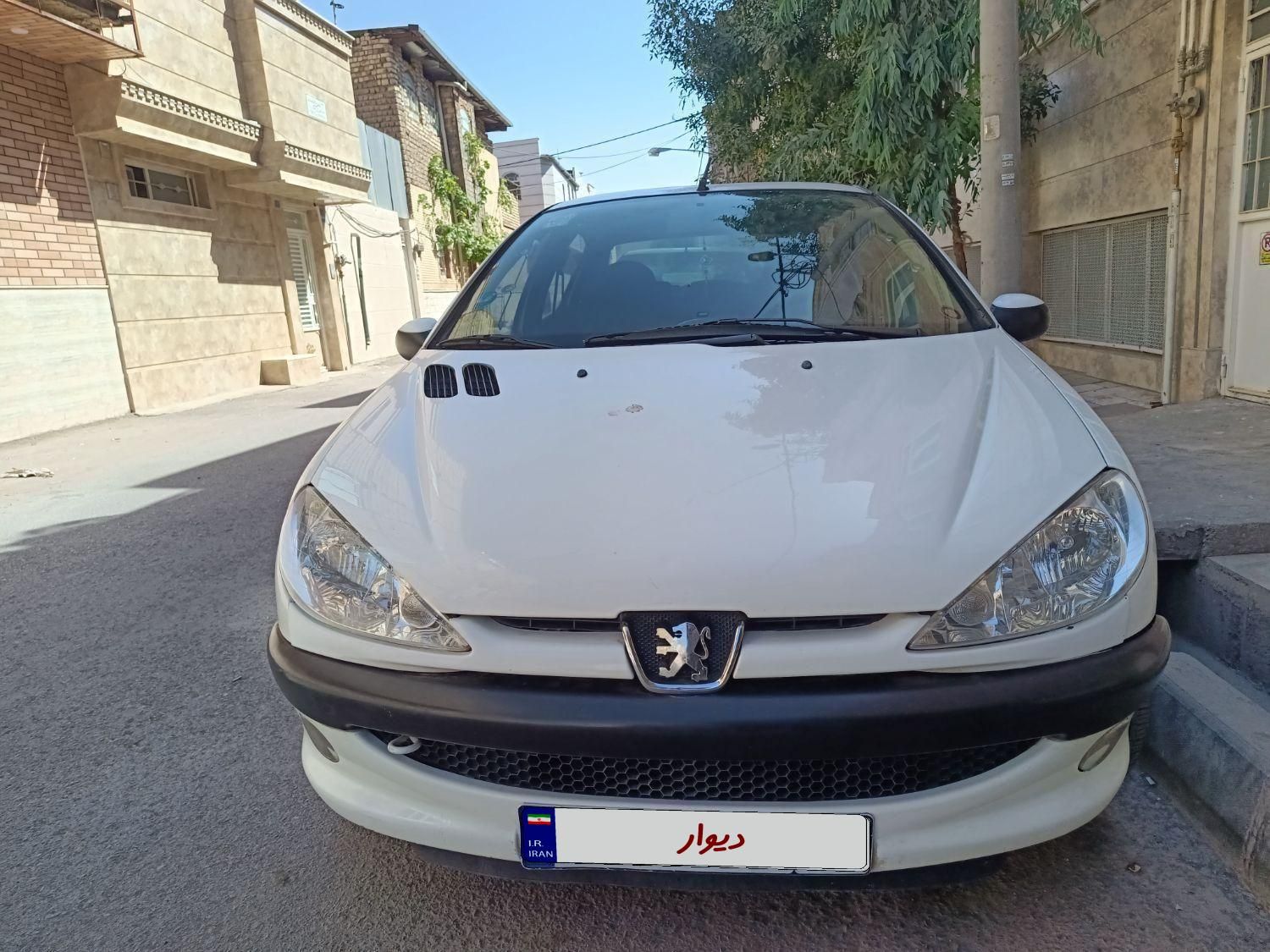 پژو ۲۰۶ صندوق دار v8 - 1391