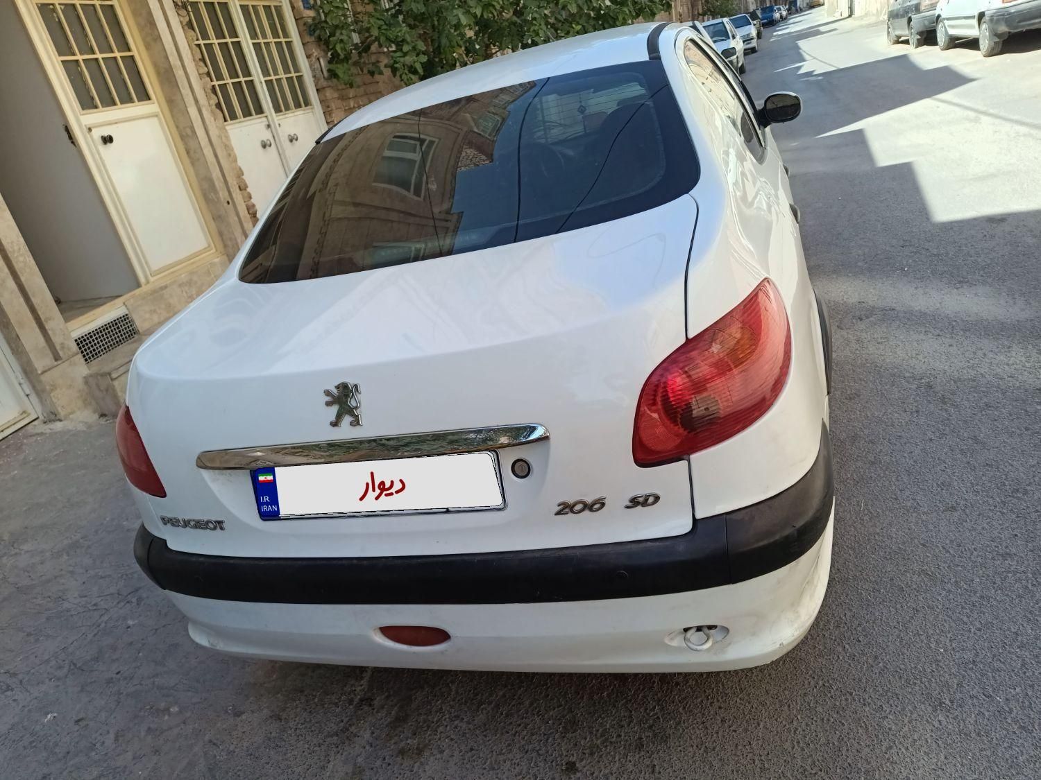 پژو ۲۰۶ صندوق دار v8 - 1391
