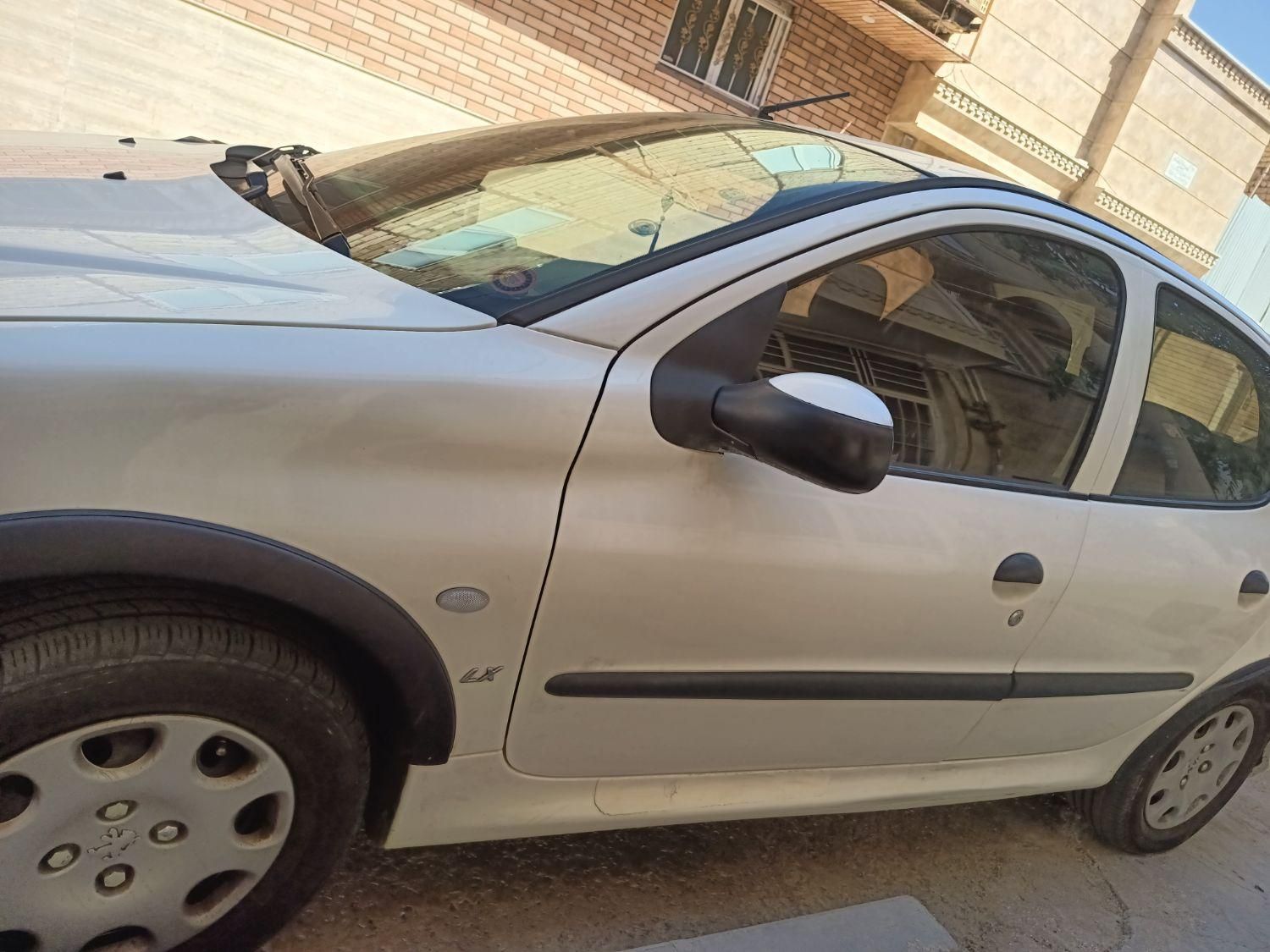 پژو ۲۰۶ صندوق دار v8 - 1391