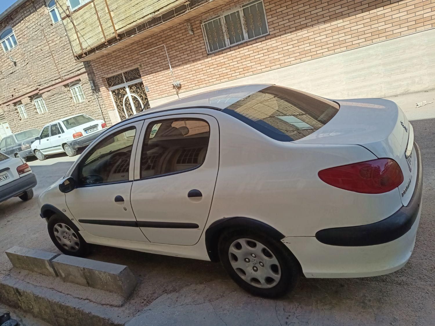 پژو ۲۰۶ صندوق دار v8 - 1391