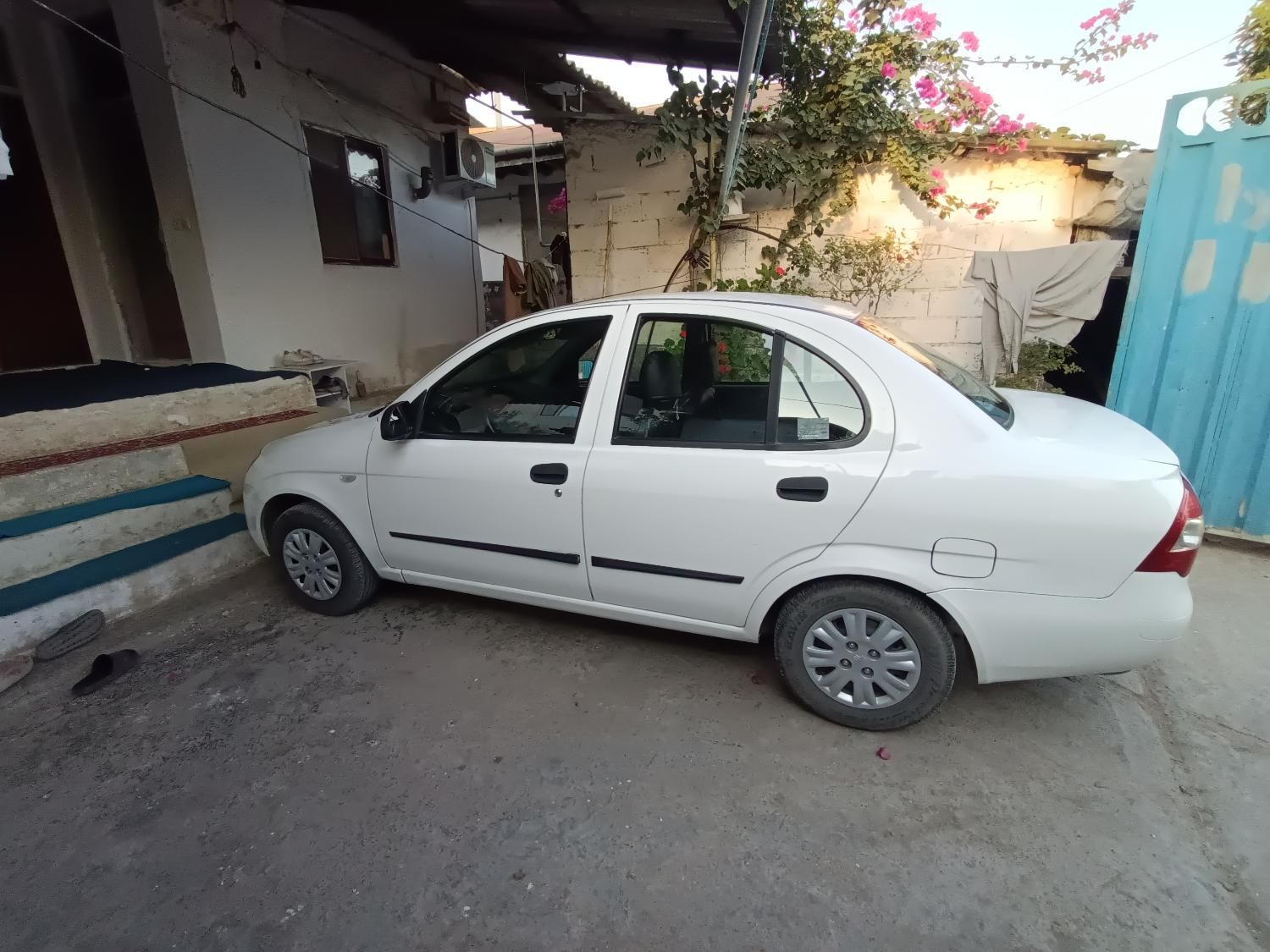 تیبا صندوق دار SX - 1400