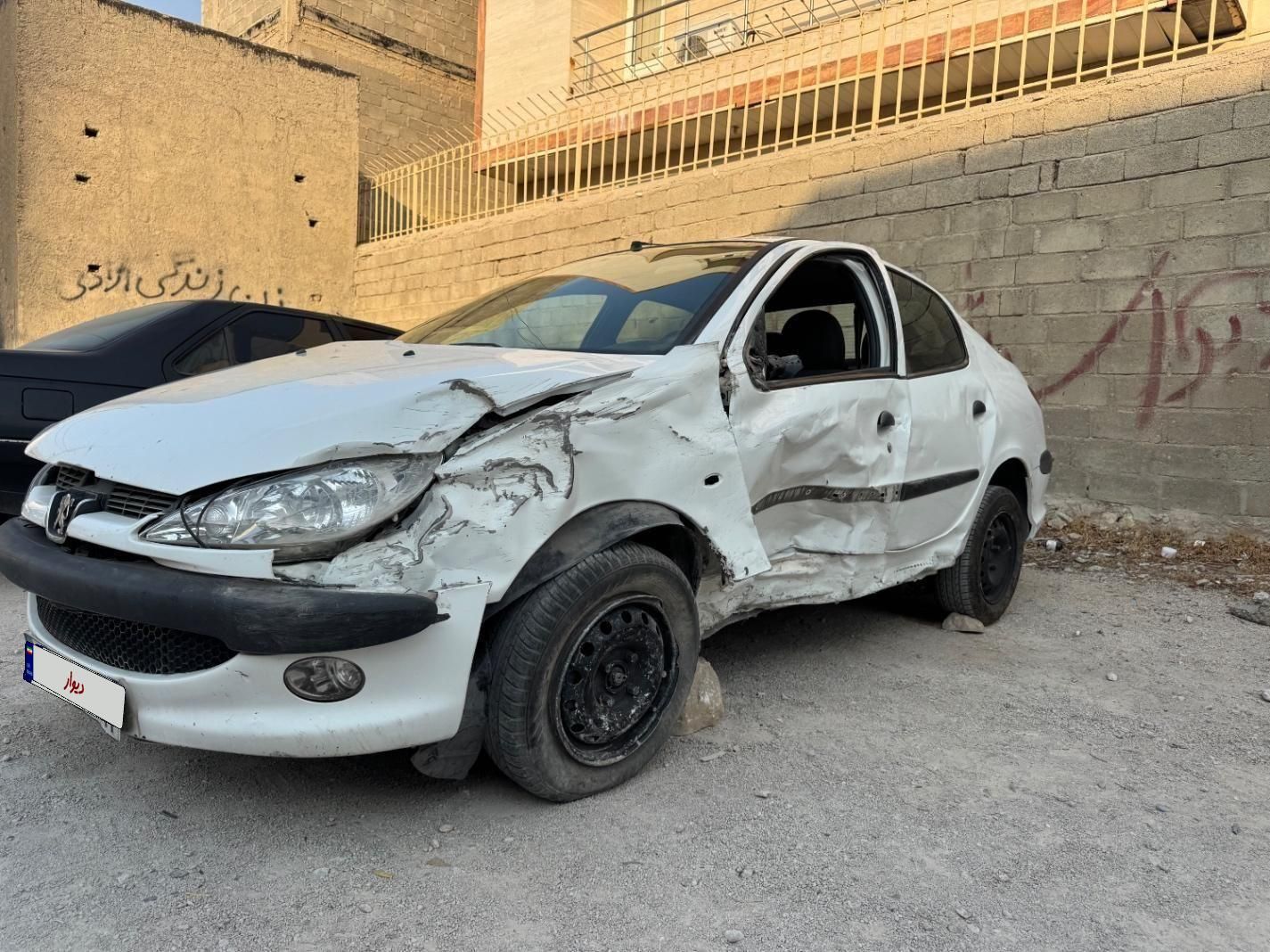 پژو ۲۰۶ صندوق دار v8 - 1396