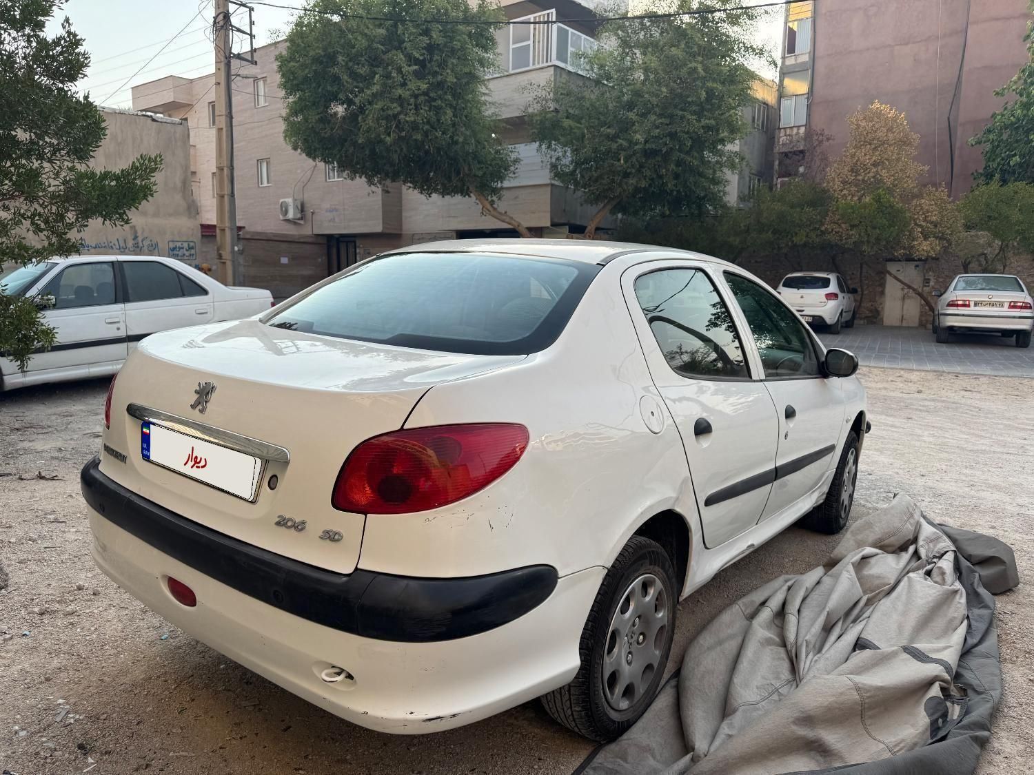 پژو ۲۰۶ صندوق دار v8 - 1396