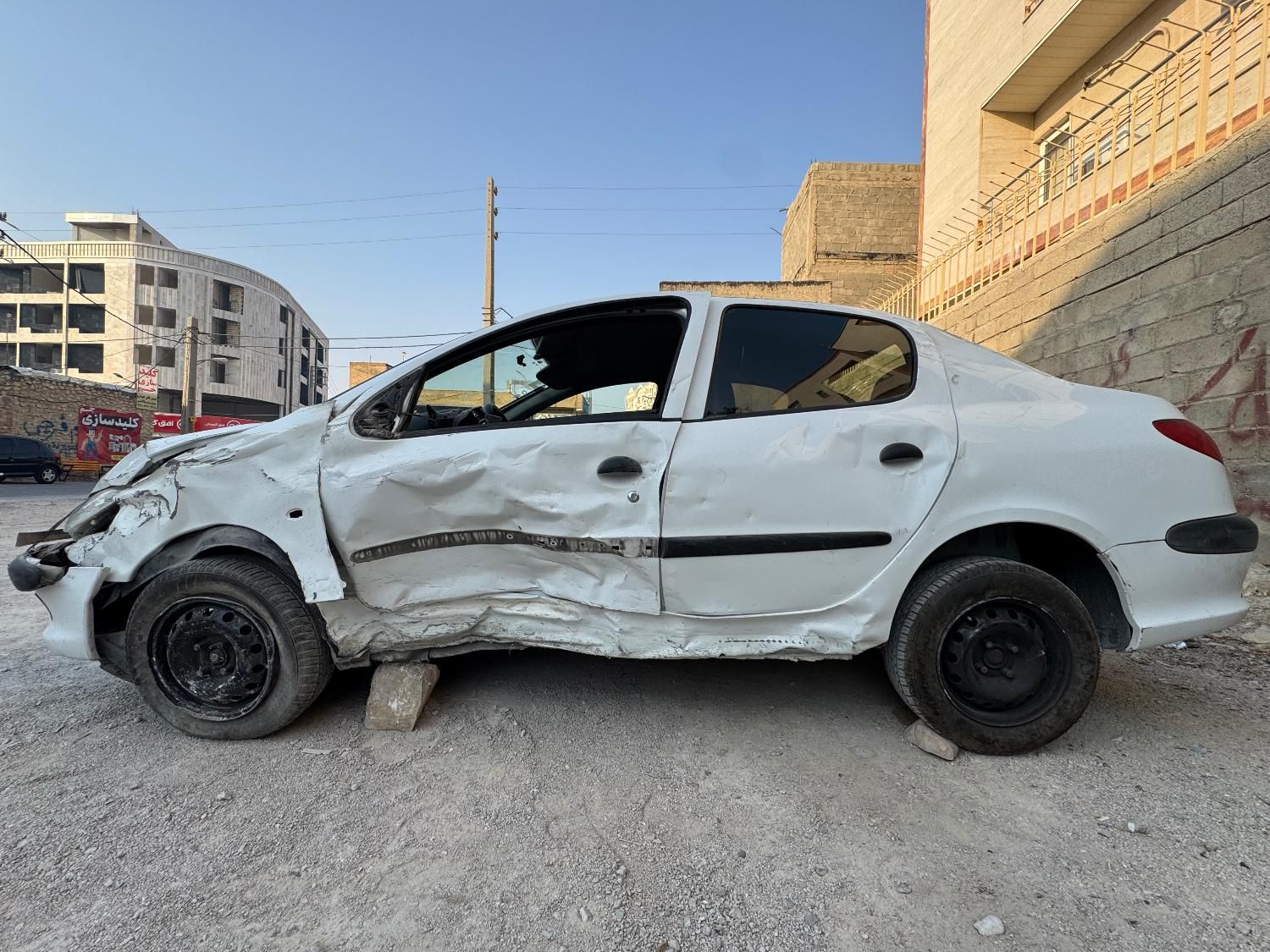 پژو ۲۰۶ صندوق دار v8 - 1396