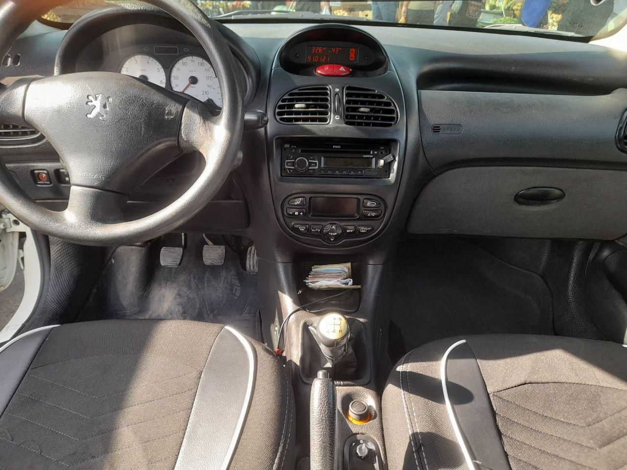 پژو ۲۰۶ صندوق دار v8 - 1393