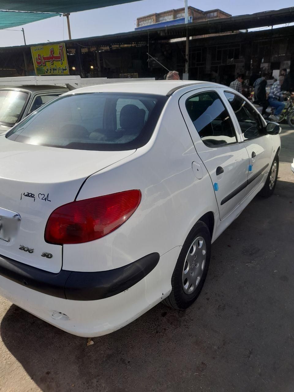 پژو ۲۰۶ صندوق دار v8 - 1393