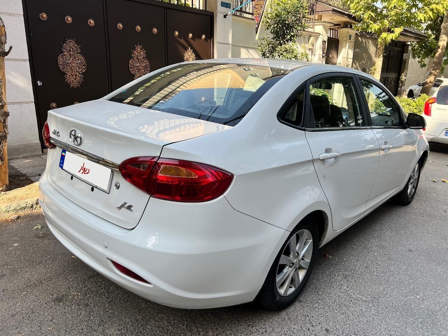 جک J4 اتوماتیک ساده - 1397