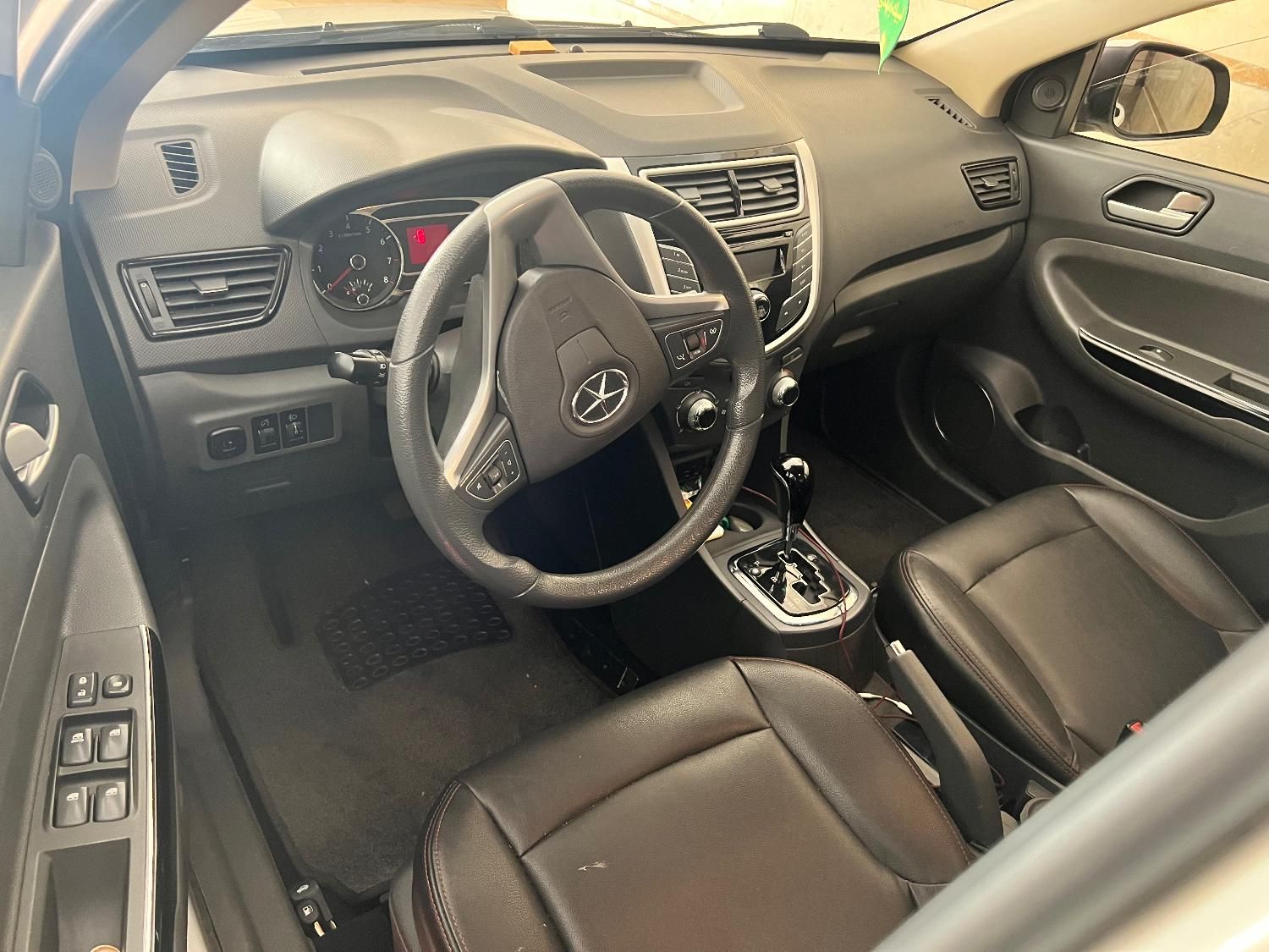 جک J4 اتوماتیک ساده - 1397