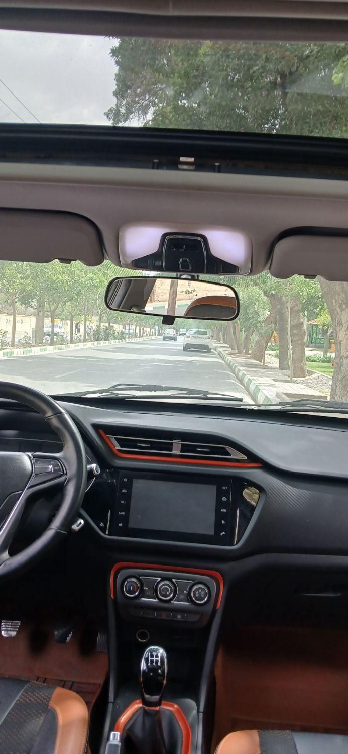 ام وی ام X22 دنده‌ای لاکچری - 1396