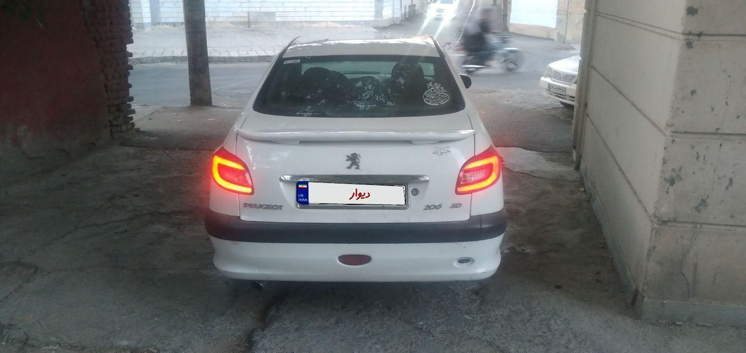 پژو ۲۰۶ صندوق دار v8 - 1392