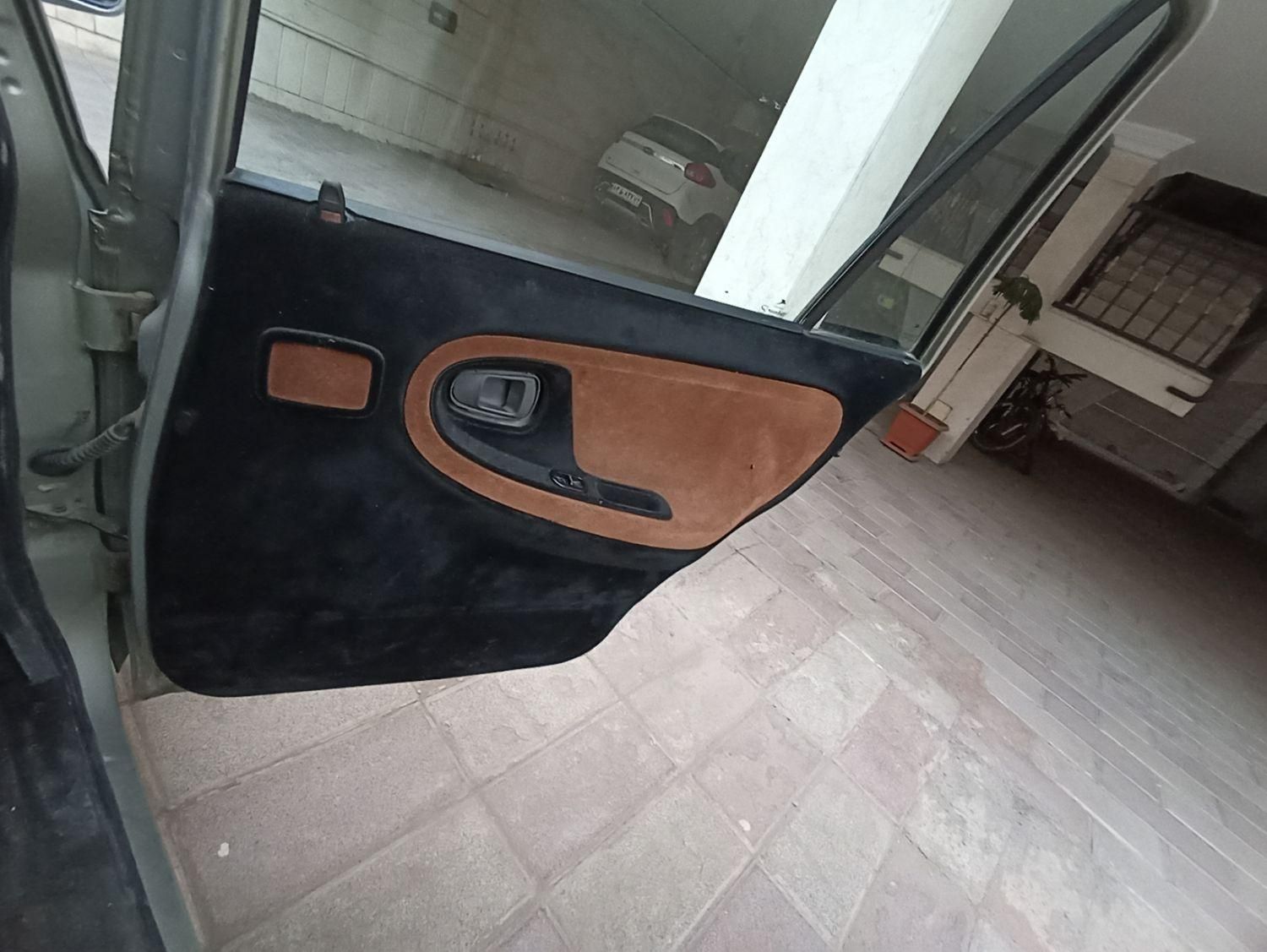 دوو سیلو سدان - 1381