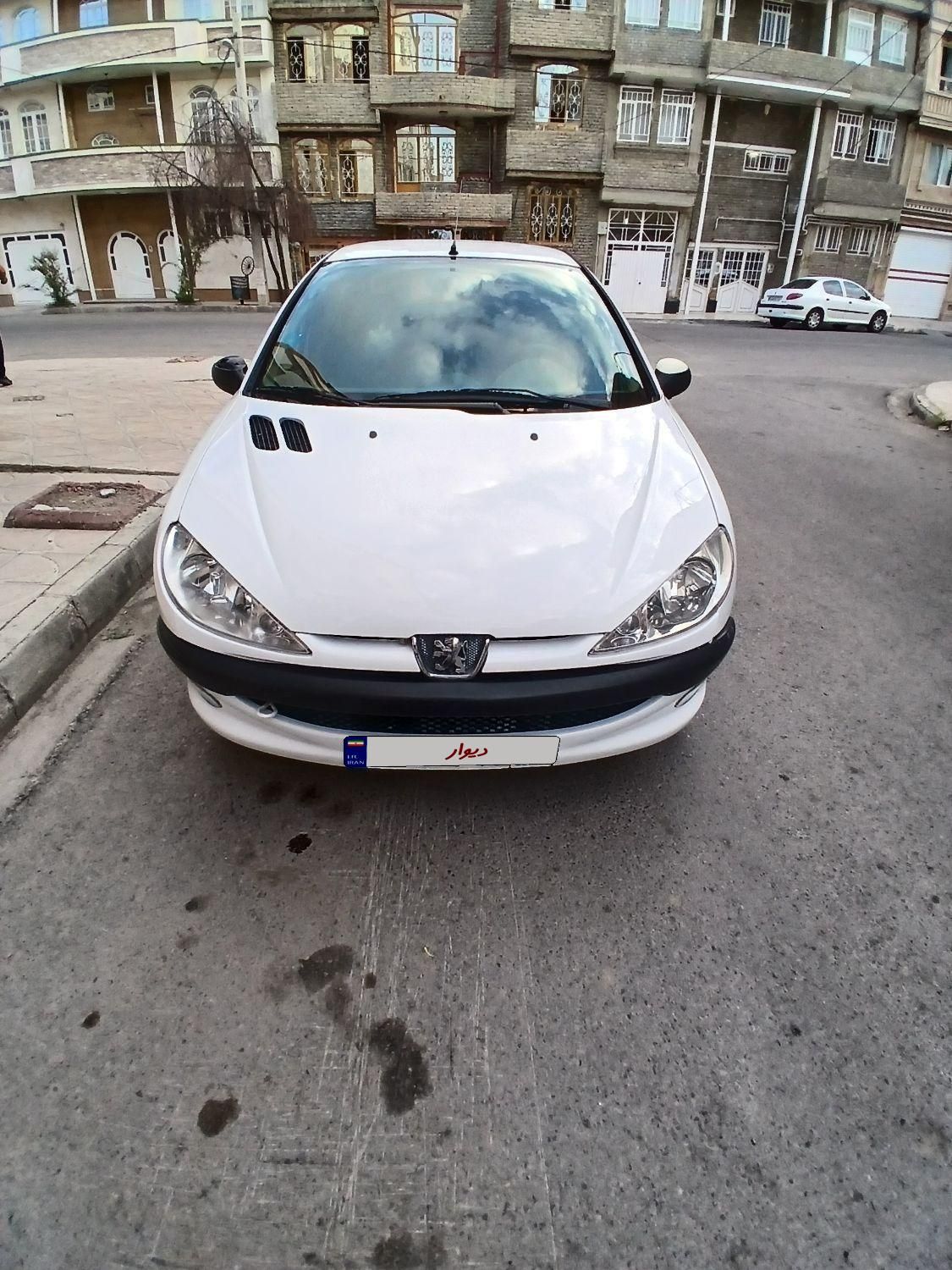 پژو ۲۰۶ صندوق دار v8 - 1391