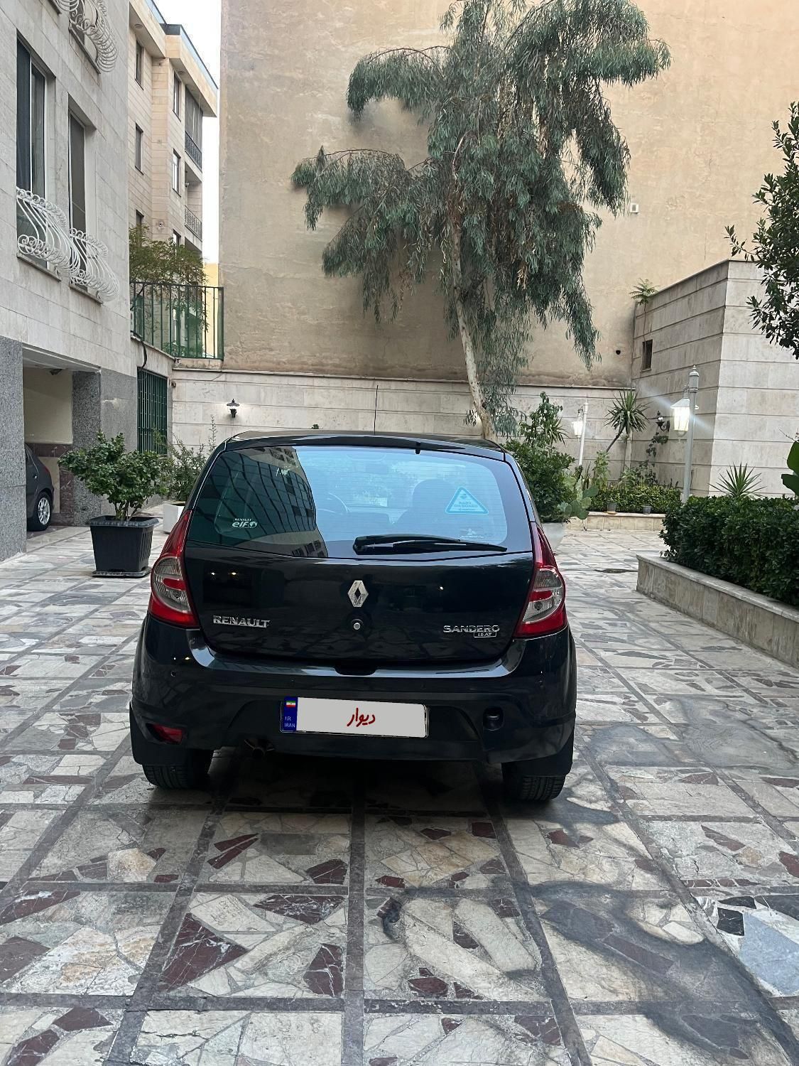 رنو ساندرو اتوماتیک - 1396