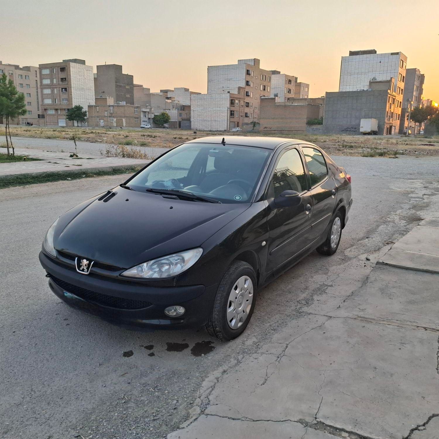 پژو ۲۰۶ صندوق دار v8 - 1390