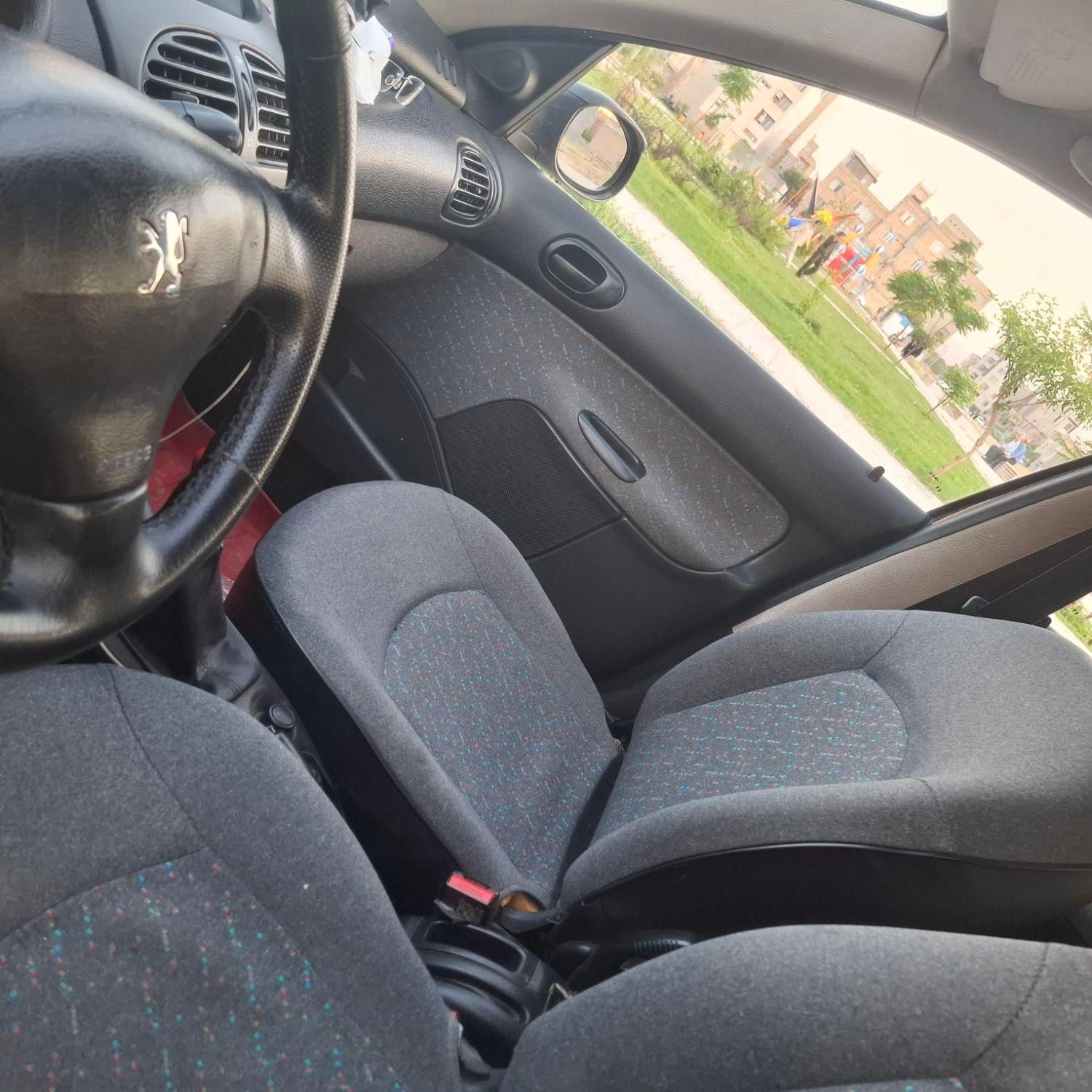 پژو ۲۰۶ صندوق دار v8 - 1390