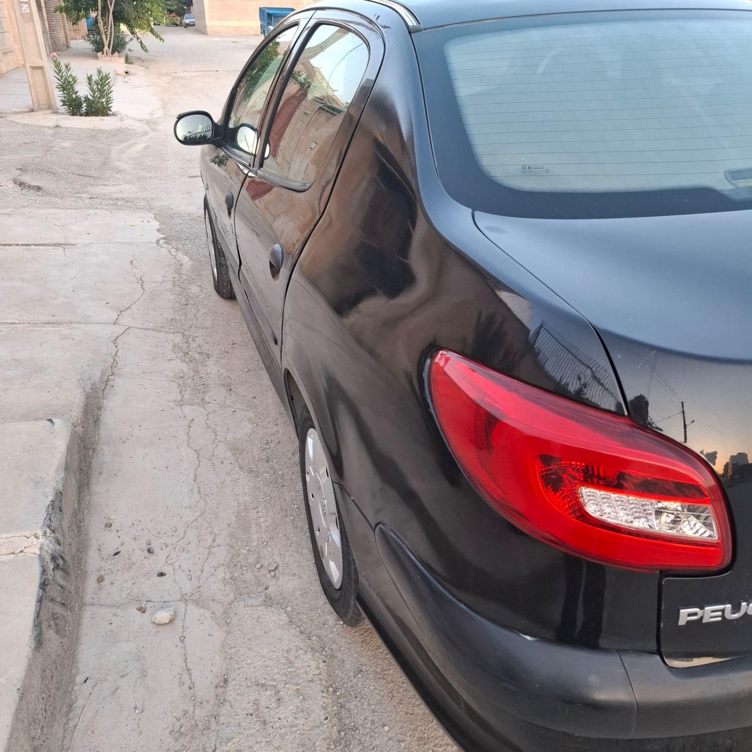 پژو ۲۰۶ صندوق دار v8 - 1390