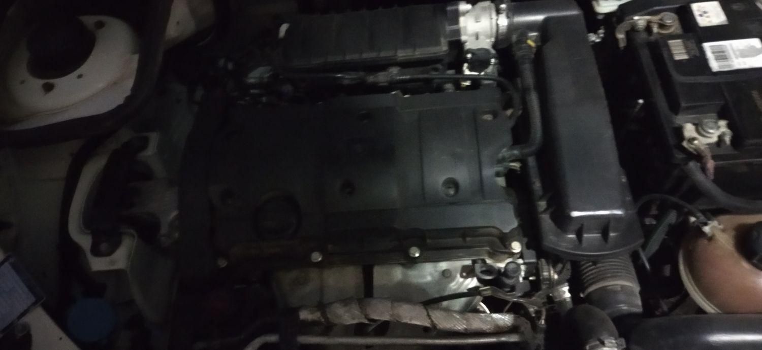 پژو ۲۰۶ صندوق دار v8 - 1393