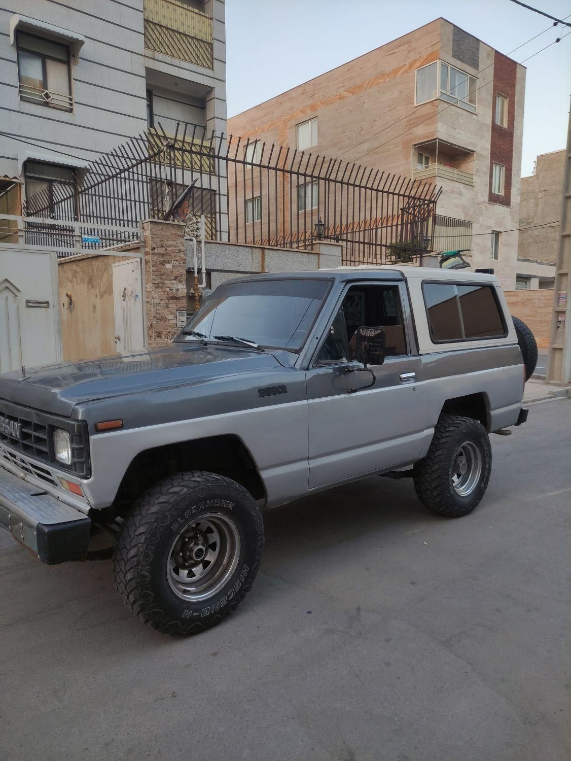 نیسان پاترول دو درب دنده‌ای - 1993