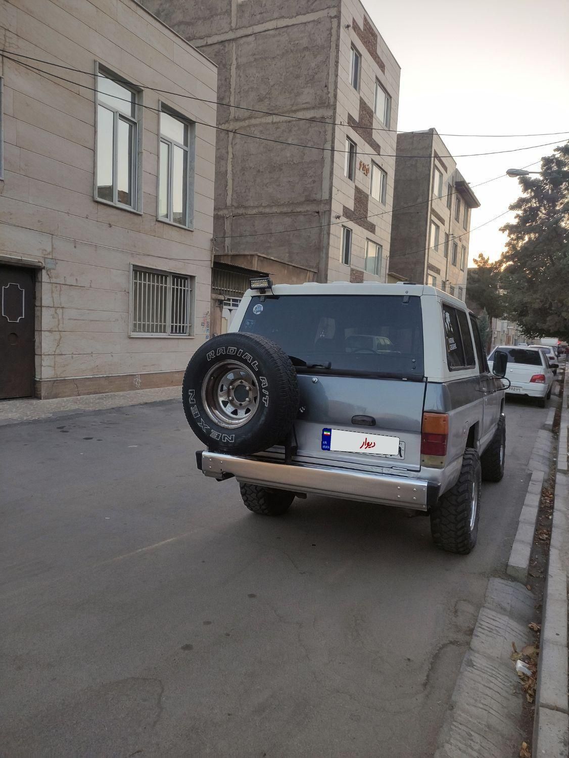 نیسان پاترول دو درب دنده‌ای - 1993