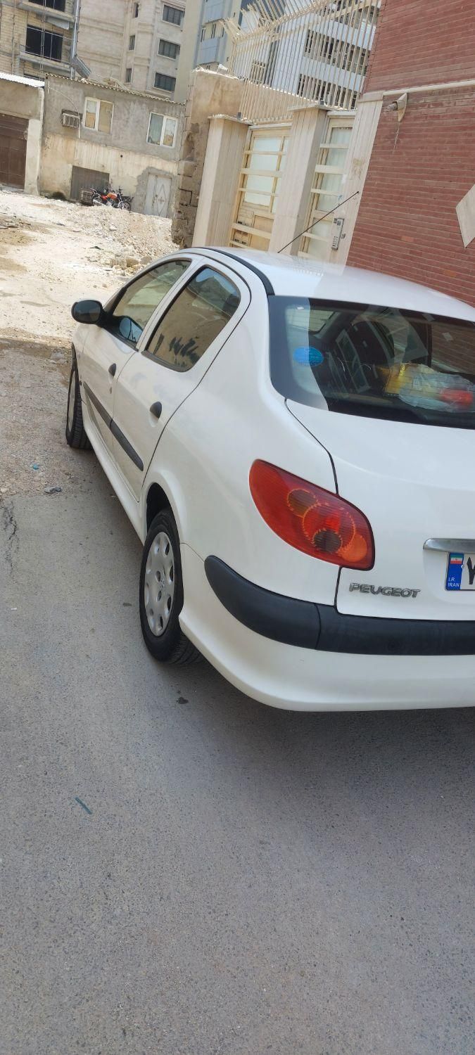 پژو ۲۰۶ صندوق دار v8 - 1395