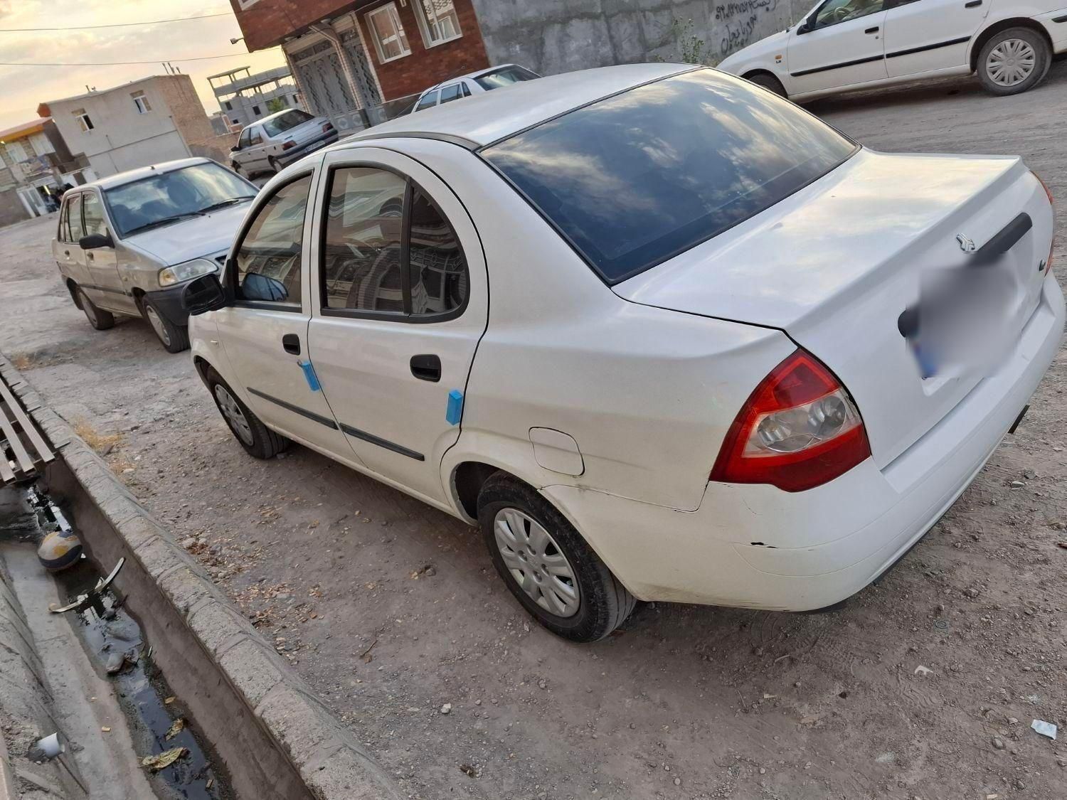 تیبا صندوق دار SX - 1400