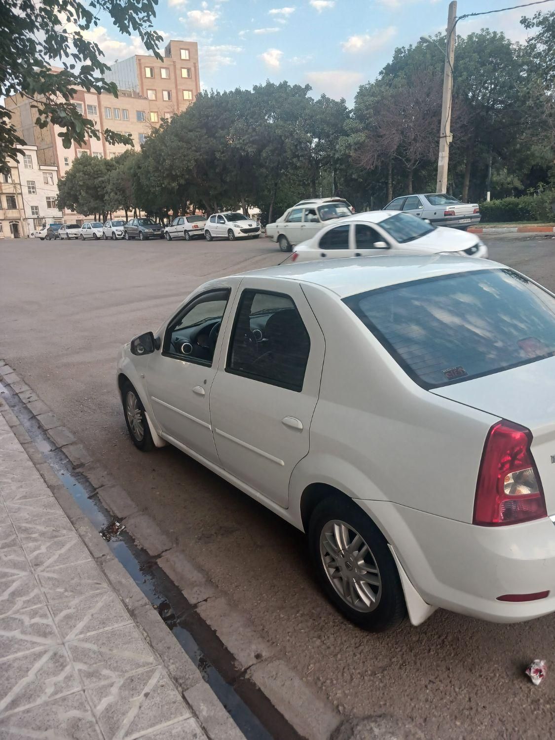 رنو تندر 90 پلاس اتوماتیک - 1396
