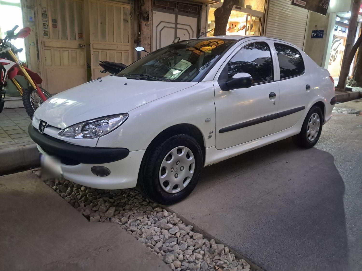 پژو ۲۰۶ صندوق دار v8 - 1395