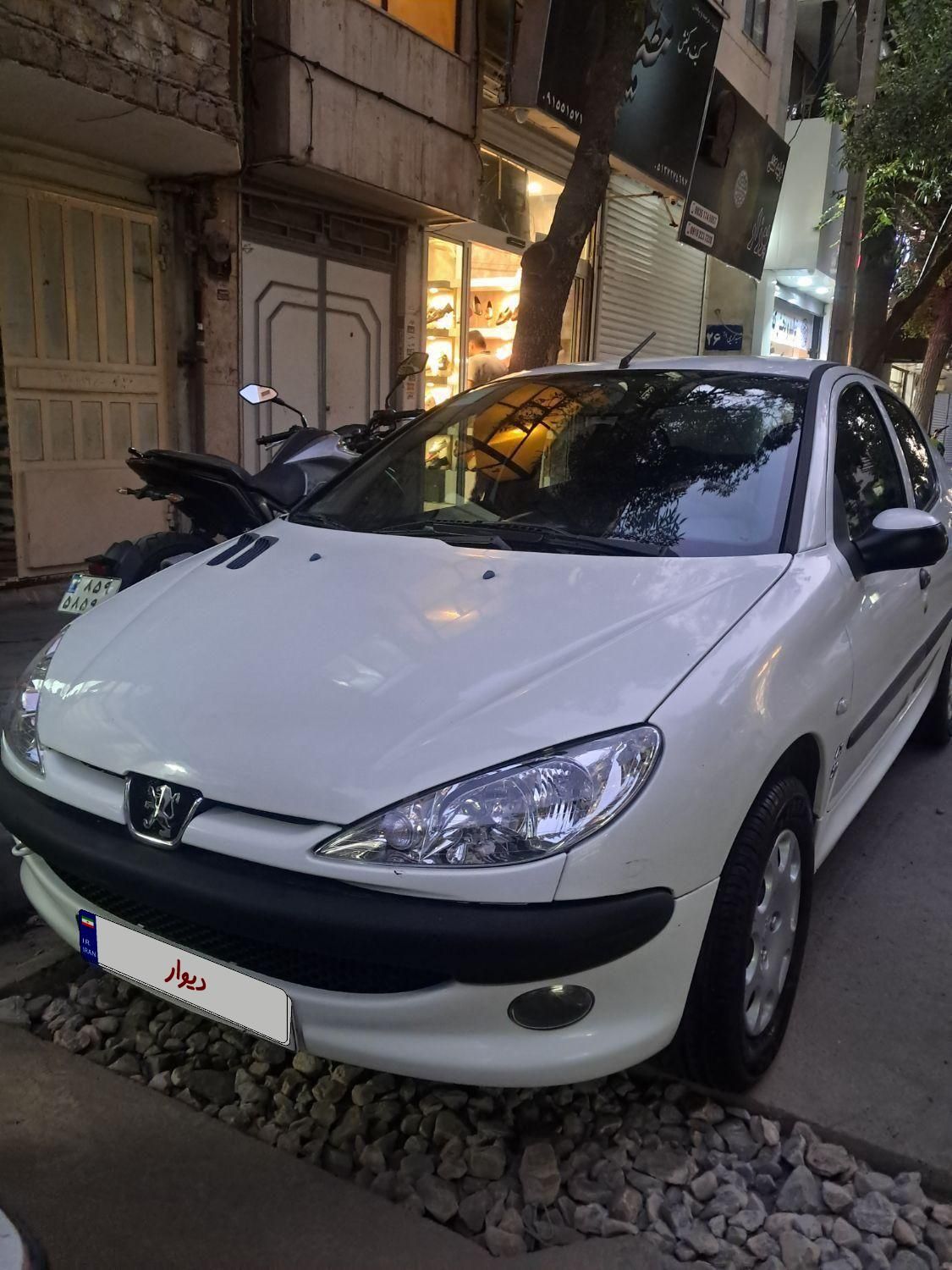 پژو ۲۰۶ صندوق دار v8 - 1395
