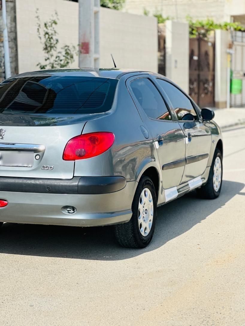 پژو ۲۰۶ صندوق دار v8 - 1397