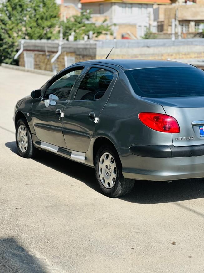 پژو ۲۰۶ صندوق دار v8 - 1397