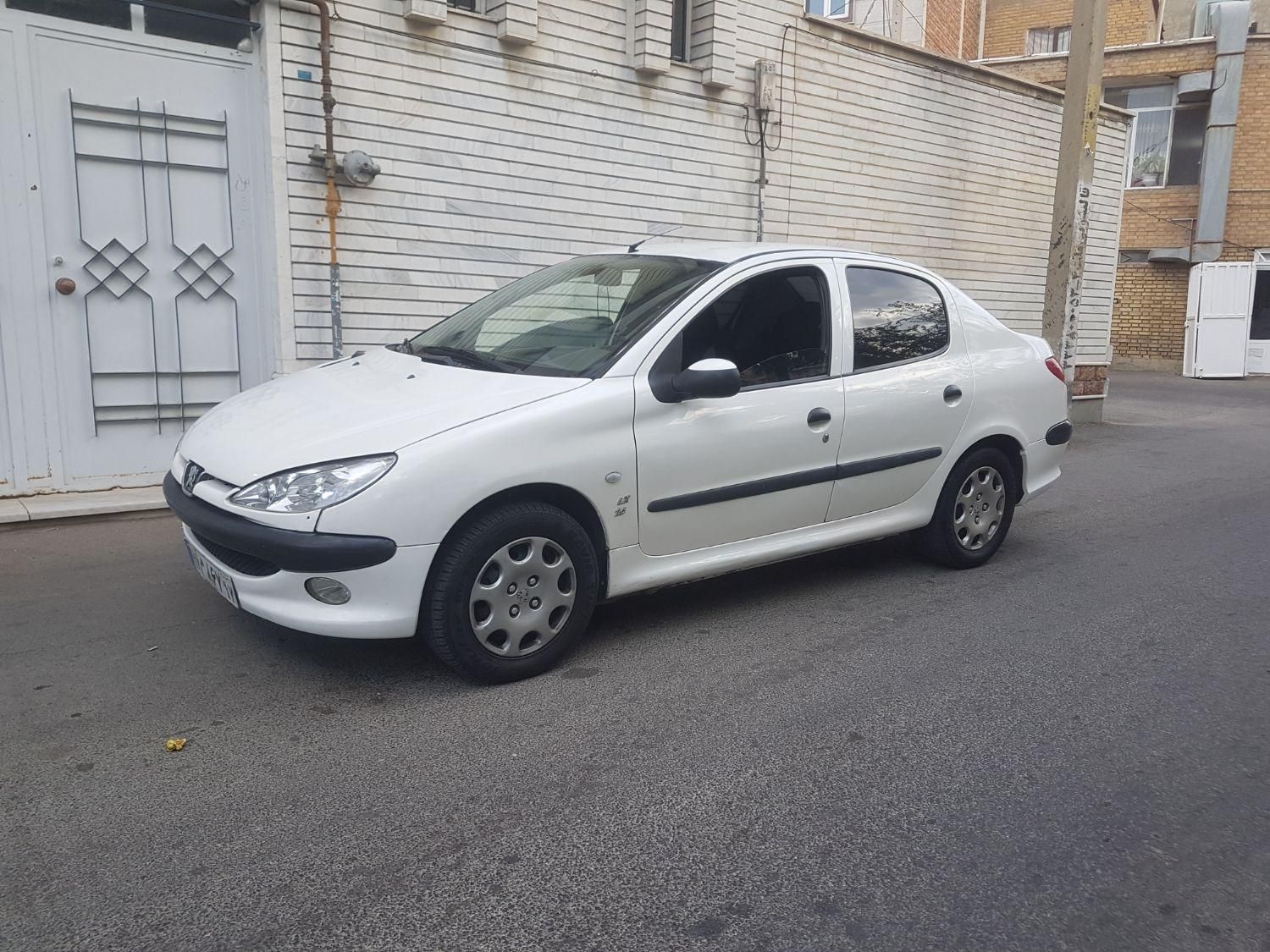 پژو ۲۰۶ صندوق دار v8 - 1393