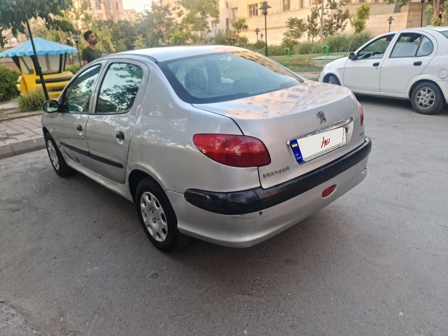 پژو ۲۰۶ صندوق دار v8 - 1385