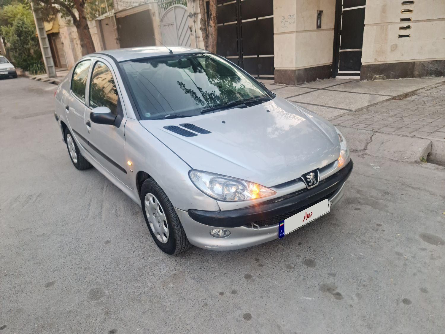 پژو ۲۰۶ صندوق دار v8 - 1385