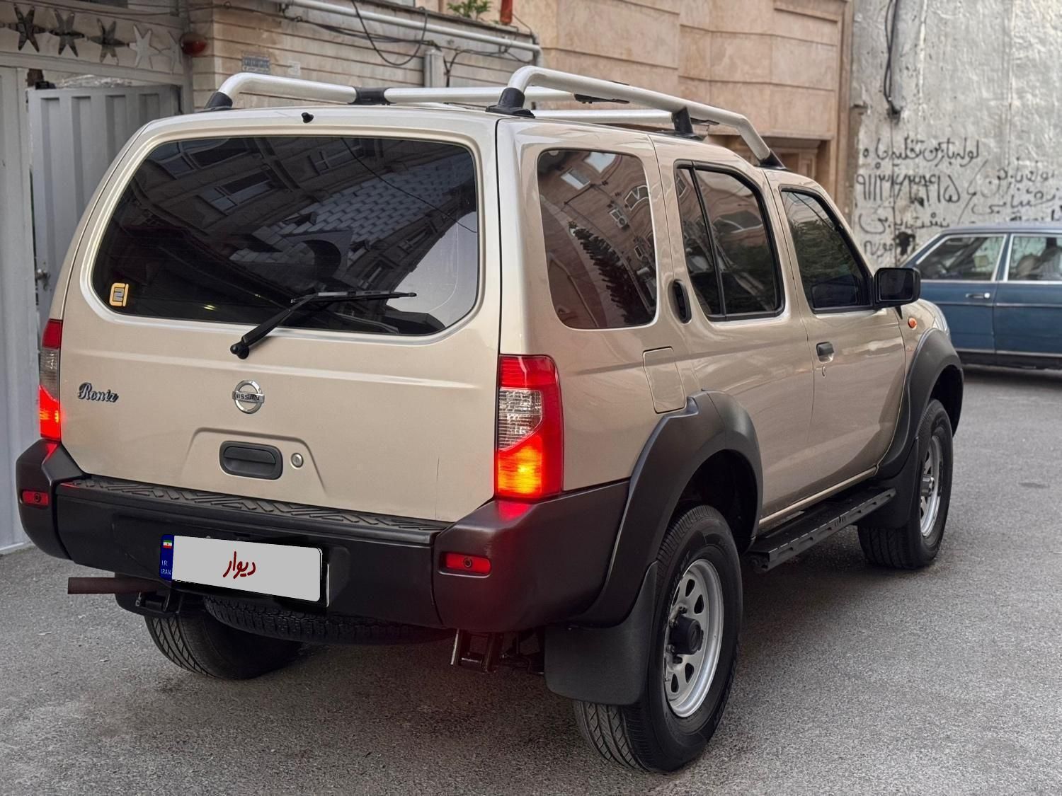 نیسان رونیز دنده‌ای - 1386