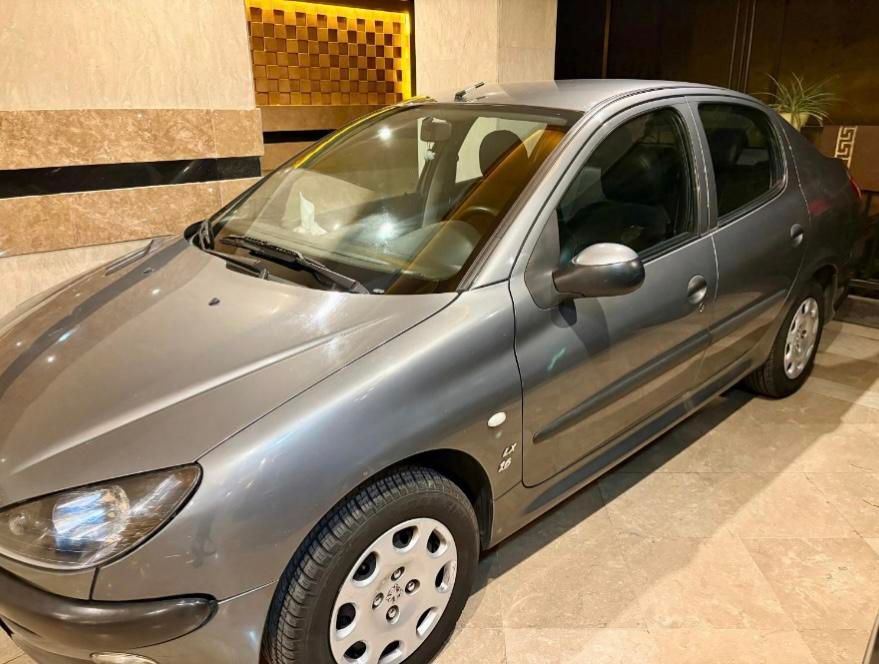 پژو ۲۰۶ صندوق دار v8 - 1396
