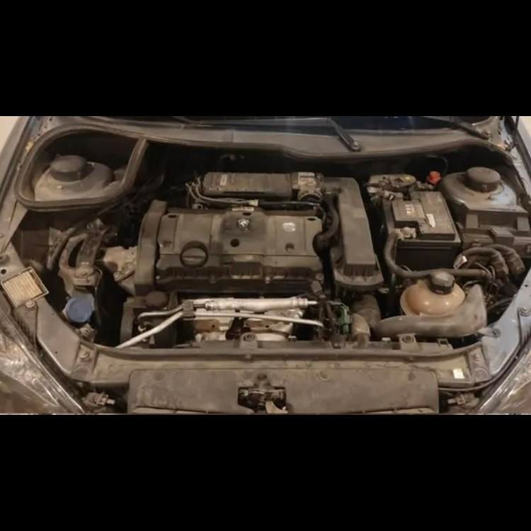 پژو ۲۰۶ صندوق دار v8 - 1396