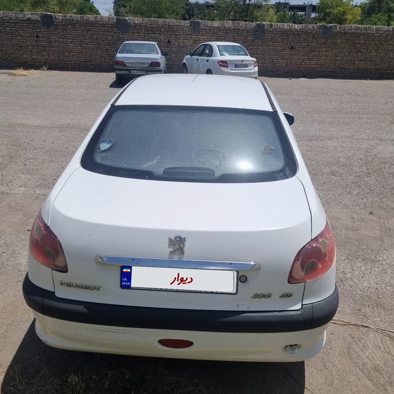 پژو ۲۰۶ صندوق دار v8 - 1393