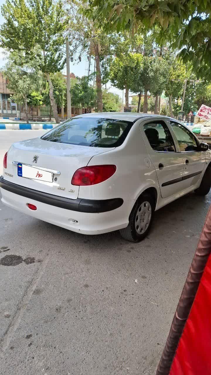 پژو ۲۰۶ صندوق دار v8 - 1398