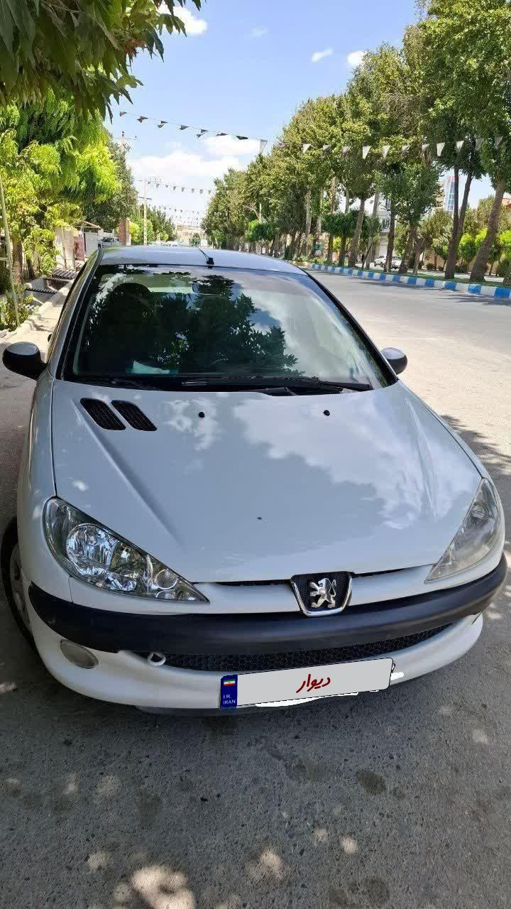 پژو ۲۰۶ صندوق دار v8 - 1398