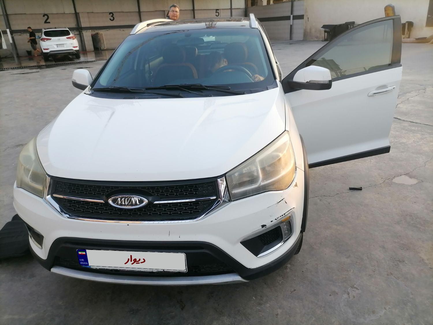 ام وی ام X22 دنده‌ای لاکچری - 1397