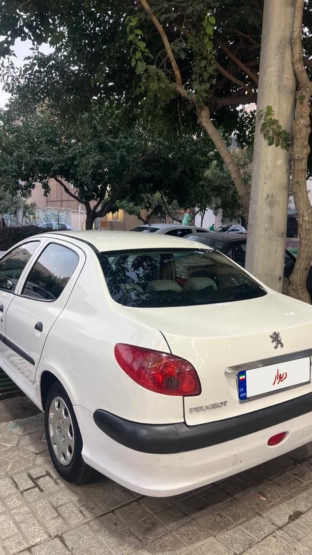 پژو ۲۰۶ صندوق دار v20 - 1389