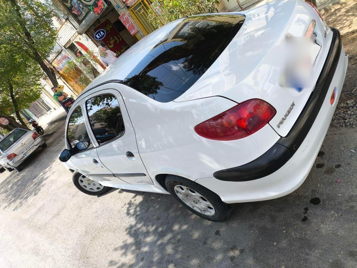 پژو ۲۰۶ صندوق دار v8 - 1390
