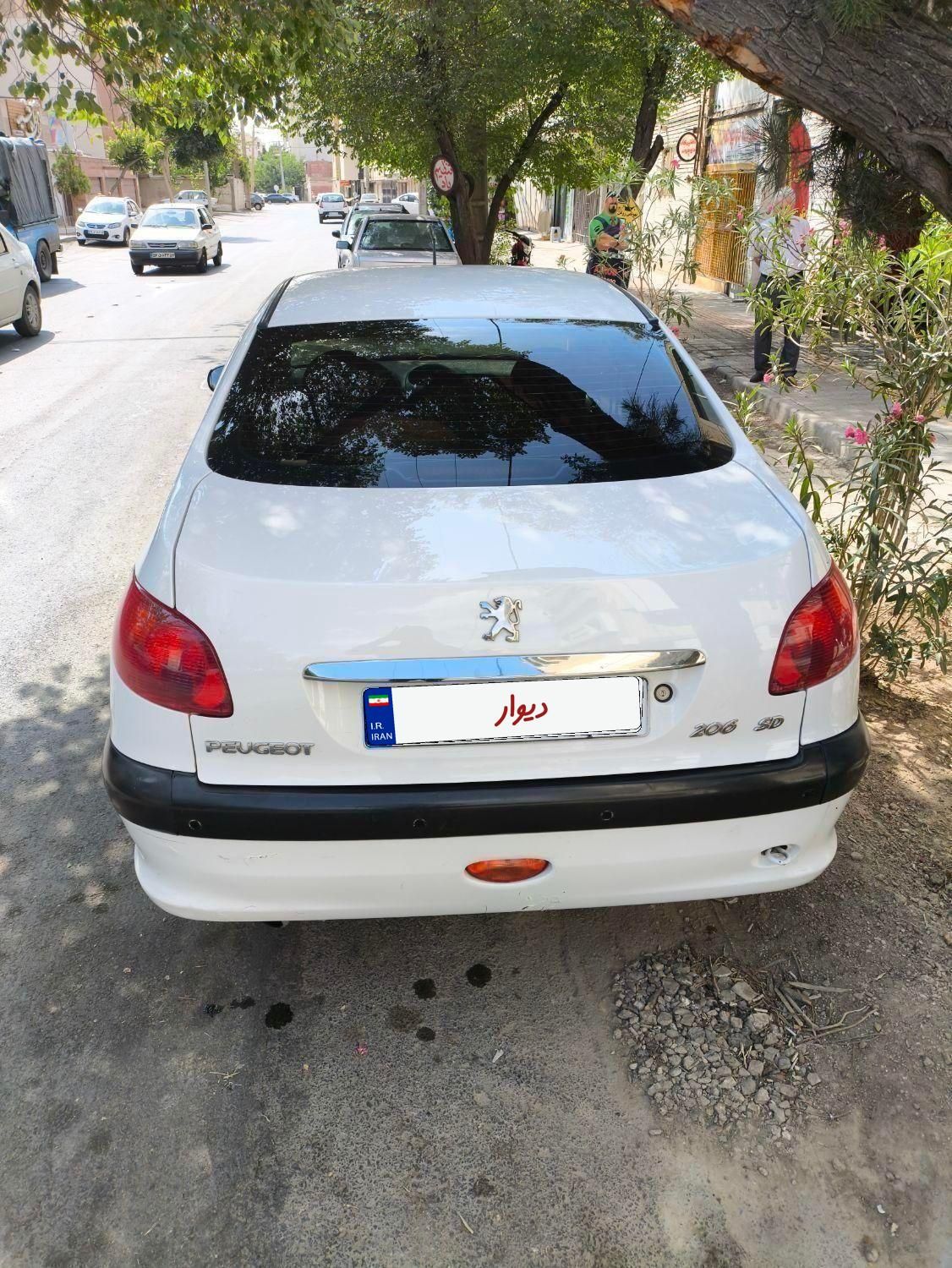 پژو ۲۰۶ صندوق دار v8 - 1390