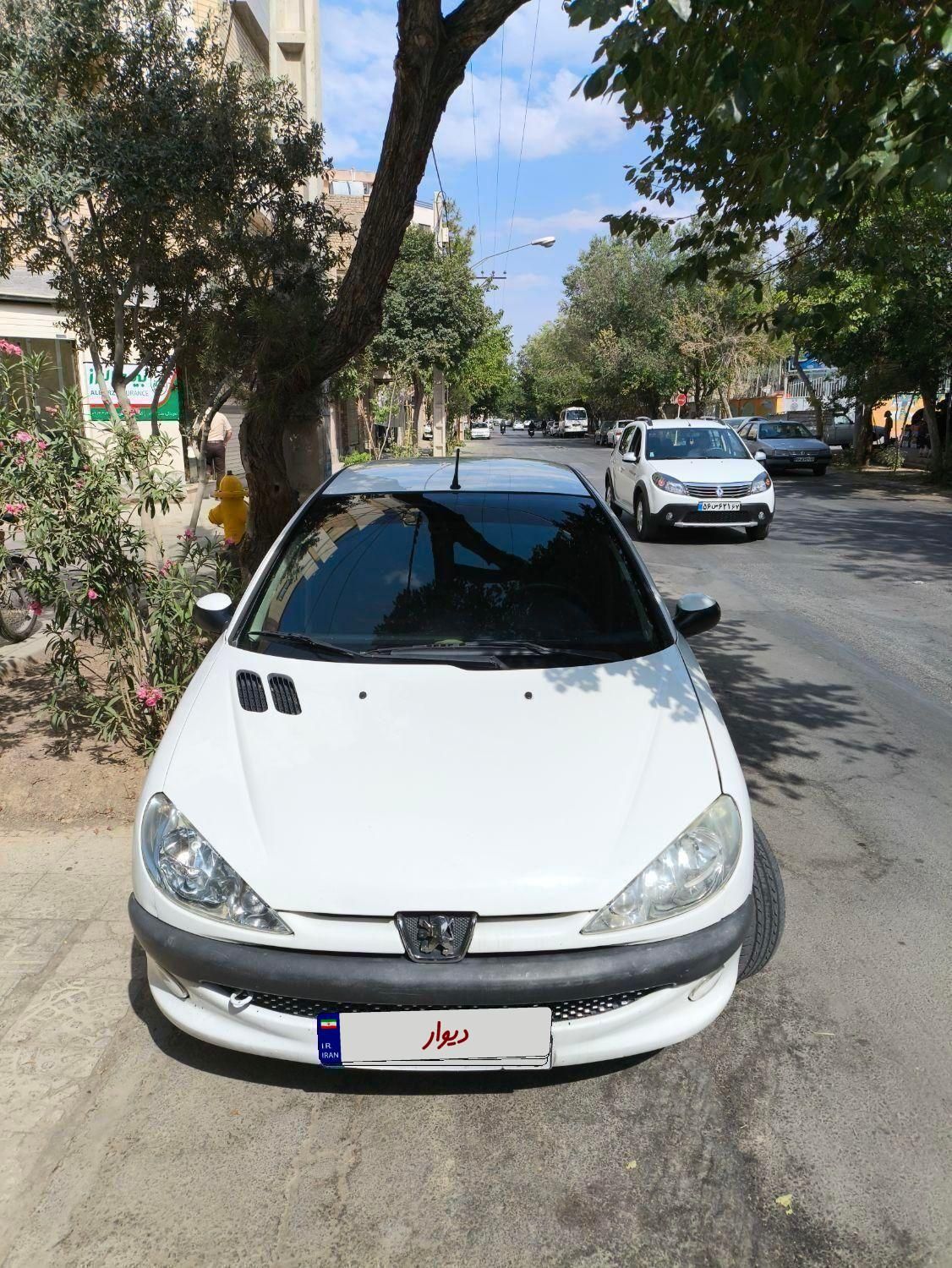 پژو ۲۰۶ صندوق دار v8 - 1390