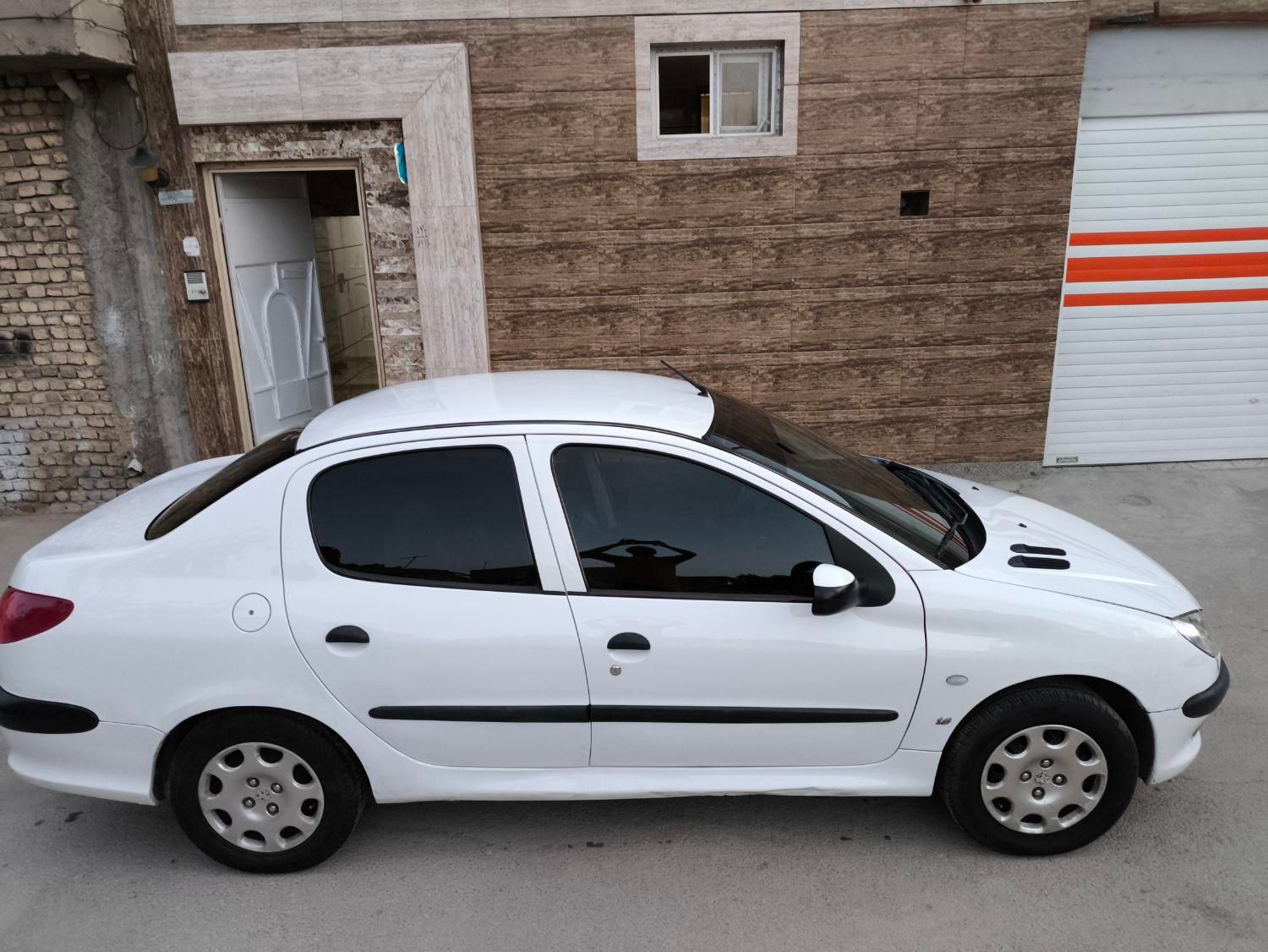 پژو ۲۰۶ صندوق دار v8 - 1390