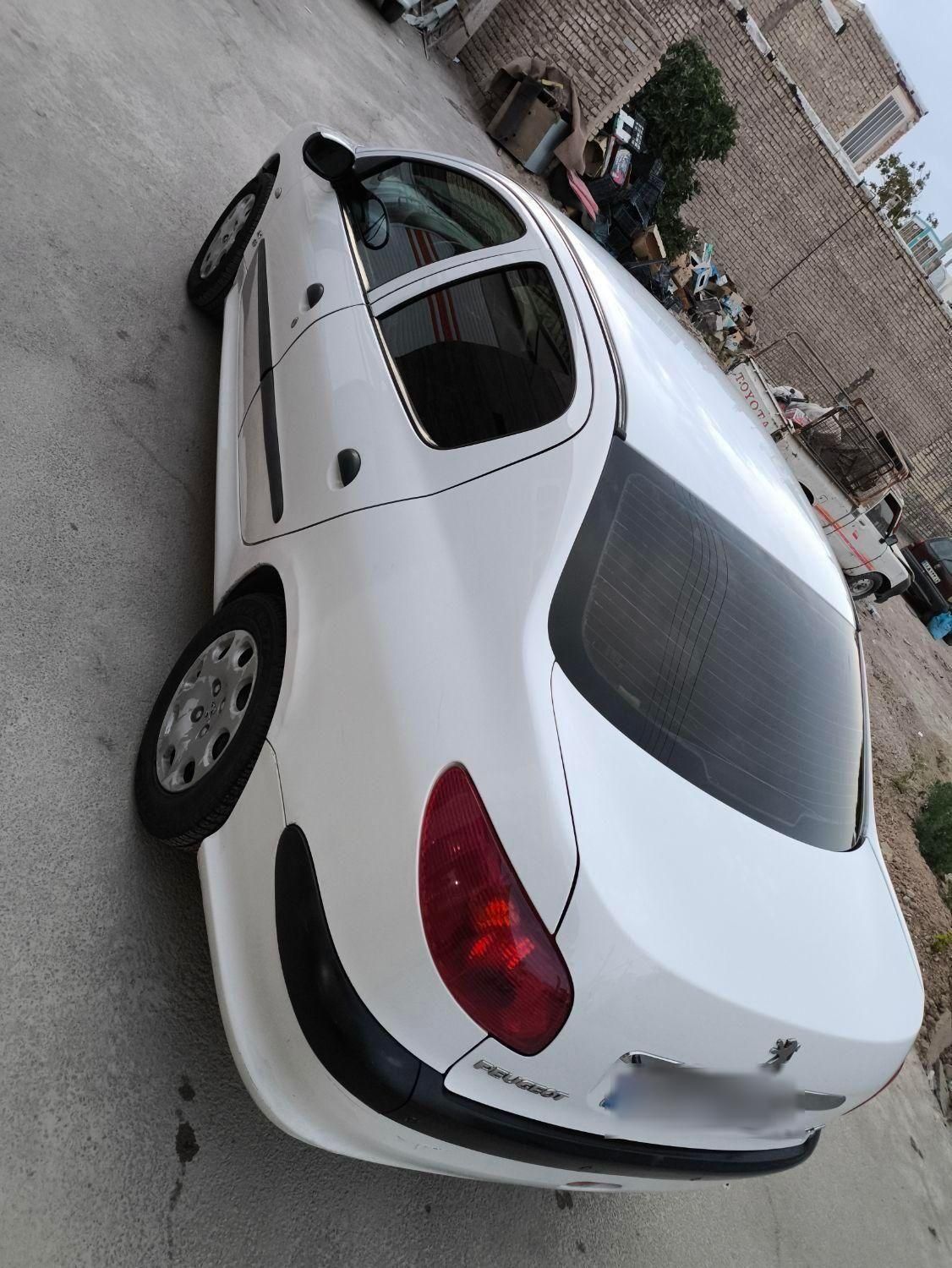 پژو ۲۰۶ صندوق دار v8 - 1390