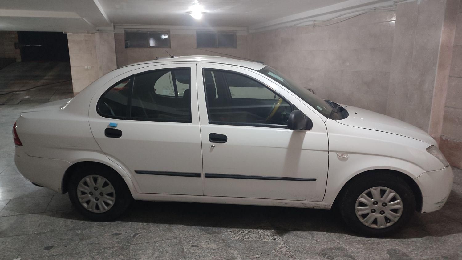 تیبا صندوق دار SX - 1400